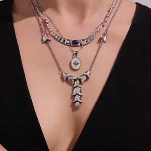 18K oro Acero inoxidable piedra azul Natural martillo patrón media luna forma encanto colgante cuerda trenzada cadena collar P253629 - Product Image 6