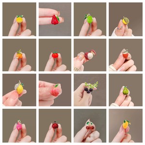 Broche de aleación estilo japonés con diseño de cereza, fresa y limón, a la moda, con hebilla antiexposición para cárdigan - Product Image 5