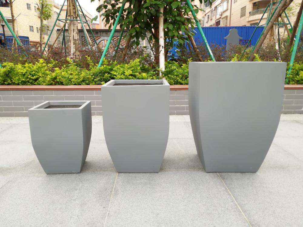 สีเทาเข้ม