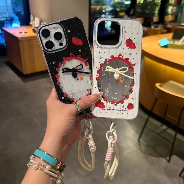 Wholesale Phone Cases with Fashionable and High-end Feel, Equipped with a Drawstring to Prevent Falling Phone Cases