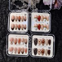 City Walk French Medium Almond Curve 3D Faux Ongles à Presser Faits Main Couverture Complète PMMA Réutilisables 10 Pièces