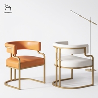 Chaise de salle à manger en cuir de luxe pour salon, avec pieds en métal de haute qualité, structure stable et antidérapante