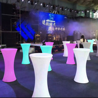 Chaises modernes étanches pour bar en plein air Table basse ronde avec led pour restaurant d'hôtel Table de thé pour fête de mariage