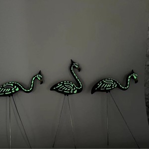 Gerçekçi PE plastikten yapılmış içi boş hafif <span class=keywords><strong>Flamingo</strong></span> kuşu bahçe süsü su geçirmez dış mekan dekorasyonu çim düğün peyzaj süsü - Product Image 6