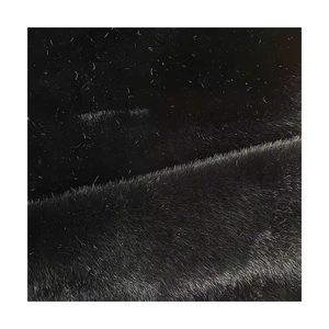 Vente en gros d'usine, tissu en <span class=keywords><strong>fausse</strong></span> <span class=keywords><strong>fourrure</strong></span> doux et confortable <span class=keywords><strong>de</strong></span> haute qualité pour vêtements d'hiver à la mode - Product Image 2