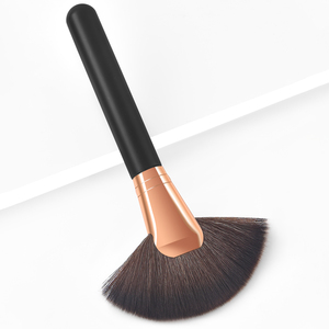 Masque facial avec logo personnalisé, <span class=keywords><strong>pinceau</strong></span> cosmétique en <span class=keywords><strong>éventail</strong></span> pour masque de <span class=keywords><strong>maquillage</strong></span>, <span class=keywords><strong>pinceau</strong></span> blanc unique pour <span class=keywords><strong>éventail</strong></span> de <span class=keywords><strong>maquillage</strong></span> facial - Product Image 1