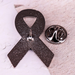 Spilla Decorativa Ispirata alla Consapevolezza sulla Miltimedesima Sclerosi, Design Semplice ed Elegante, Smaltata a Colori con Nastro Rosso, per la Cura della Salute - Product Image 5