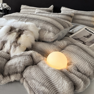 Lujo Faux Rabbit Fur Stripe Fleece 4PCS Juego de ropa de <span class=keywords><strong>cama</strong></span> Juego de funda de edredón cálido Funda de edredón Juego de sábanas planas para invierno - Product Image 1