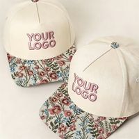 Gorra Trucker de 5 Paneles con Diseño Jacquard en la Visera, Logotipo Bordado Personalizable, Cierre de Hebilla Plateada/Cobre, Modelo Común