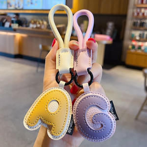 Porte-clés en cuir DIY avec alphabet, 26 lettres, porte-clés initial porte-bonheur, charme mignon pour couple, sac à dos, décoration de sac, clé - Product Image 3