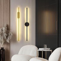 Applique murale LED linéaire minimaliste en fer, lumière blanc chaud, design moderne, montage en surface, bande longue pour salon intérieur décoratif