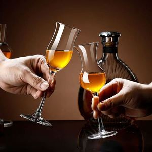 M Graceful Tulip Design Whisky Snifer Cognac Brandy Goblet Hecho a mano Crystal Whisky <span class=keywords><strong>Copita</strong></span> Nosing Glass Licor Copa de degustación de vino - Product Image 3
