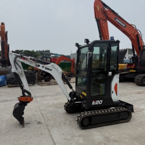 Miniexcavadora E20 de 5 Toneladas de Peso Operativo, Motor Cummins con Cucharón de Excavación de 0.12m de Capacidad, Equipo Usado - Product Image 5