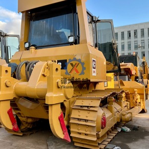 รถดันดินตีนตะขาบ CAT D7G มือสอง พร้อมเครื่องยนต์ดีเซลเทอร์โบชาร์จ 3306 กำลังขับสุทธิ 149 กิโลวัตต์ และใบมีดตรงขนาด 4.2 ลูกบาศก์เมตร สำหรับงานดิน - Product Image 1