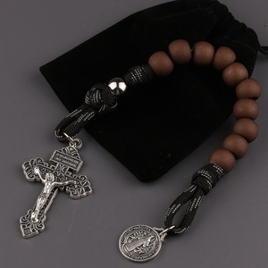 Perline acriliche rosario marrone da un anno con medaglia di san benedetto e crocifisso di grazia - Product Image 3