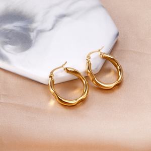 Pendientes de Aro Minimalistas de Acero Inoxidable al por Mayor, Joyería Chapada en Oro de 18K, Pendientes Geométricos Impermeables para Mujer - Product Image 1