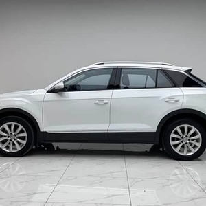 Auto Usado Volkswagen <span class=keywords><strong>T</strong></span>-<span class=keywords><strong>Roc</strong></span> <span class=keywords><strong>2020</strong></span> 1.4L Turbo Automático LHD SUV Compacto para Exportación, Venta al Por Mayor en Grandes Volúmenes - Product Image 2