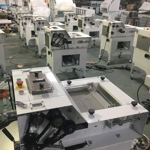Machine commerciale de rouleau de pâte de <span class=keywords><strong>pain</strong></span> grillé <span class=keywords><strong>pain</strong></span> français mouleur de baguette <span class=keywords><strong>boulangerie</strong></span> équipement <span class=keywords><strong>prix</strong></span> gammes de pâte 30g ~ 1000g - Product Image 3