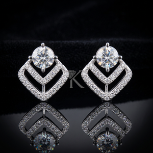 Pendientes de Diamantes Cultivados en Laboratorio con Corte Geométrico Chevron Redondo de 0.50-5.00 Ct, con Piedra Central Rellena, Oro Sólido de 14K, Estilo Moderno - Product Image 2
