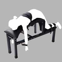 Chaise BDSM de contrainte et de bondage pour ajustement de posture, orgasme forcé et fessées, équipement et mobilier de bondage