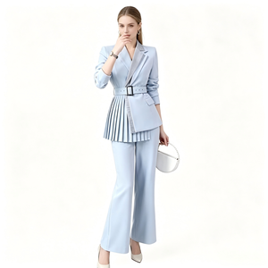 Elegante Completo Due Pezzi da Donna <span class=keywords><strong>con</strong></span> Blazer Azzurro |   Completo Formale da Ufficio <span class=keywords><strong>con</strong></span> Blazer Plissettato e Pantaloni a Gamba Larga, Personalizzabile OEM/ODM - Product Image 1