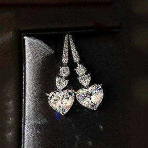 Orecchini pendenti a forma di cuore con cristalli per donna, tono argento, accessori romantici per feste e uso quotidiano - Product Image 1