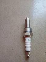 Bougie d'allumage de moto d'usine en gros pour CR8E pièces de moto accessoires de pièces de rechange de moto avec le prix bon marché