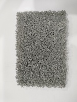 Mousse de nickel conductrice 5-130 PPI, résistance aux hautes températures 900, faible résistance, grande surface, 95% de porosité pour le carburant