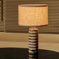 Lampe de table en marbre rayé noir et blanc naturel de luxe avec abat-jour en lin, lampe de chevet moderne à LED pour la décoration de chambre à coucher et d'hôtel