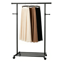Chariot de séchage mobile en métal pour vêtements, avec barre supérieure unique, porte-jupes long, petites crochets latéraux et base à lattes