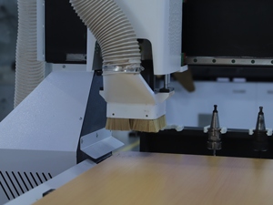 Routeur CNC pour le <span class=keywords><strong>bois</strong></span> ATC <span class=keywords><strong>avec</strong></span> 12 porte-outils pour la <span class=keywords><strong>gravure</strong></span> et le perçage 3D complexes - Product Image 3