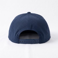 Casquettes de golf bleu marine personnalisées de qualité supérieure avec cordon, casquette de baseball en polyester imperméable découpée au laser avec logo en caoutchouc 3D