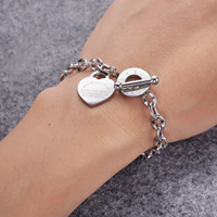 Bracelet B1078 en forme de cœur avec fermoir OT, bracelet en acier inoxydable, breloques en forme de cœur avec fermoir OT en acier inoxydable