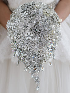 เข็มกลัดเพชรเม็ดกลมขนาด3ซม. ประดับพลอยเทียมรูป<span class=keywords><strong>ม้า</strong></span>สีขาวอุปกรณ์ตกแต่งเสื้อผ้างานแต่งงานแบบทำมือ - Product Image 4