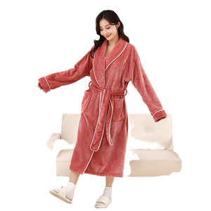 Peignoirs longs en flanelle pour hommes et femmes, séchage rapide, pour usage domestique, avec revers absorbant pour un confort optimal - Product Image 1