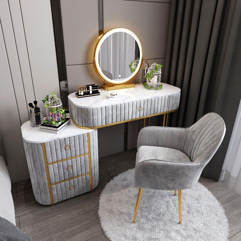 Table 120, miroir, tabouret en velours gris