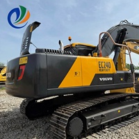 Excavatrice sur chenilles Volvo EC240 d'occasion, 24 tonnes, faible nombre d'heures de travail, pour la construction routière