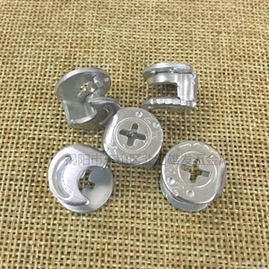 Connecteur excentrique en fer zinc-manganèse trois-en-un Xiongfa pour quincaillerie de meubles - Product Image 2