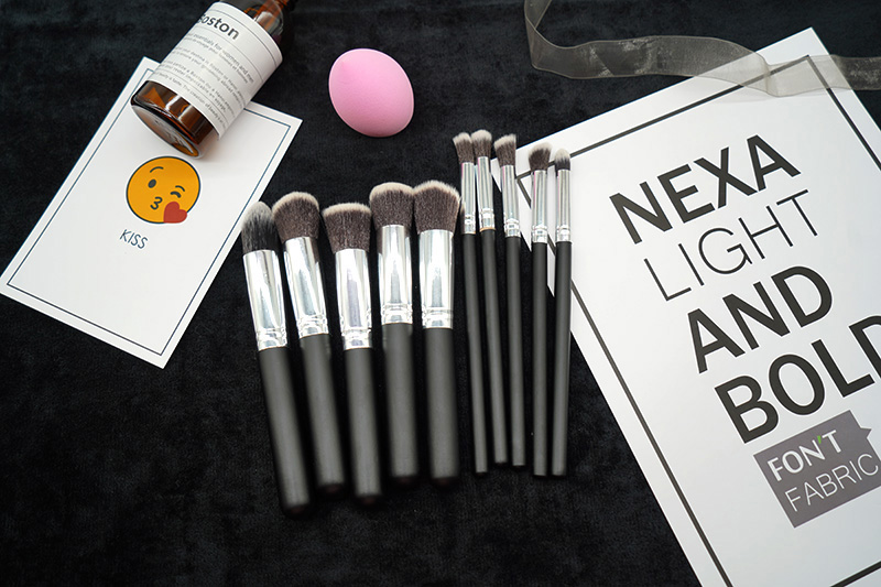 Portable Cosmetic Tools Portable Magic Custom Designer Palm Design Logo Make Up Sets Foundation Powder Blush Beauty Brush