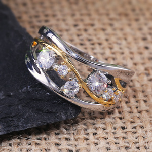 Anello con Pietra Irregolare Bicolore per Donne, Gioiello Classico Scintillante alla Moda, Vendita all'Ingrosso - Product Image 3