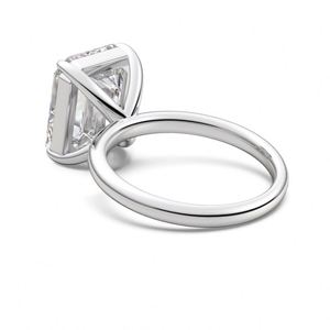 Anillo de Compromiso y Promesa Nupcial de Plata 925 con Diseño Exclusivo de Alta Joyería Dylam, Rectangular de 8ct con Circonita Cúbica 5A - Product Image 2