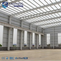 Hangar préfabriqué en structure acier à grande portée avec portes roulantes pour le stockage, l'entretien et l'atelier d'avions