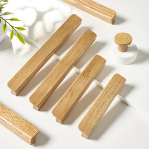 Maniglie Lunghe in Legno di Noce Nero Stile Nordico, Maniglie per Mobili in Legno, Maniglie per Ante di Armadi, Pomelli per Cassetti in Quercia - Product Image 3