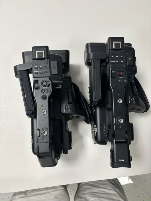 Sonys PXW-Z200 Professional 4K Handheld Camcorder for Video and Picture Shooting