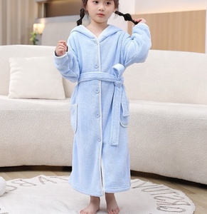 Accappatoio per <span class=keywords><strong>Bambini</strong></span> in Pile Corallo con Ricamo Orsetto, Spesso, Morbido, Assorbente, Facile da Indossare, con Cappuccio - Product Image 4