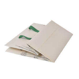 Bolsa de Compras de Papel Recubierto de Lujo Personalizada con Logotipo Impreso en Fábrica, Embalaje Cosmético Biodegradable y Solución para Regalos - Product Image 3