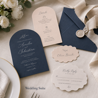 Suite d'invitations de mariage moderne bicolore personnalisée avec cartes découpées en forme d'arche et festonnées et motifs floraux simples en ligne