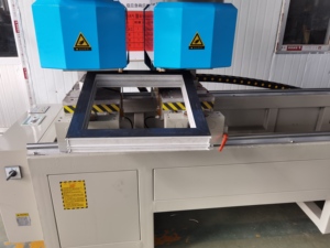 Máquina de Soldadura PLC de Doble Cabezal CNC Semiautomática Industrial para Procesamiento de PVC/UPVC, Uso en Fábrica, 380V/220V, 1 Año de Garantía - Product Image 3