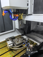 Centre d'usinage 5 axes fabriqué en Chine, économique et performant pour les besoins de fabrication générale