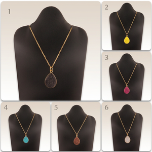 จี้คริสตัลธรรมชาติสีฟ้าสดใสแบบดีไซน์พิเศษ พร้อมสร้อยคอทองเหลืองชุบทอง 18k รูปทรงหยดน้ำ - Product Image 6